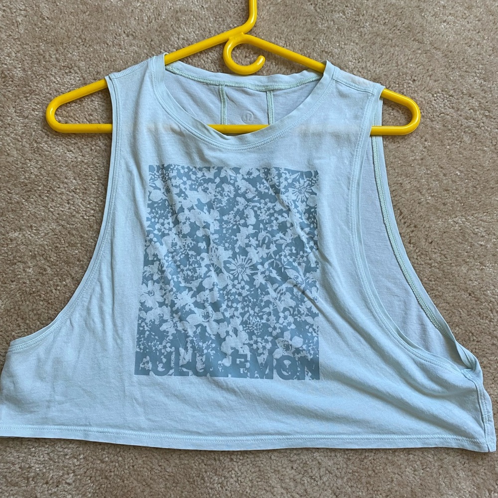 LIKE NEW Lululemon Crop Top!